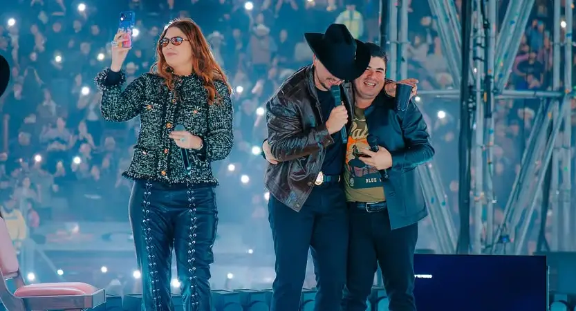 Read more about the article Yuridia y Alfredo Olivas juntos en el concierto de Edén Muñoz en la Plaza México